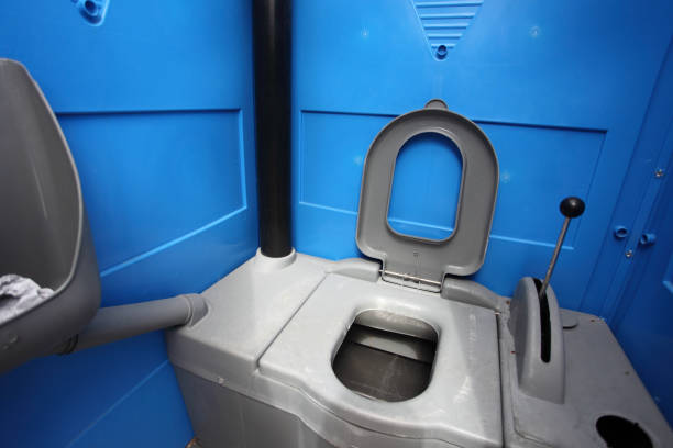 Best Construction site porta potty rental  in Lewistown, IL