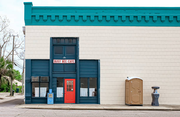 Best Affordable portable toilet rental  in Lewistown, IL